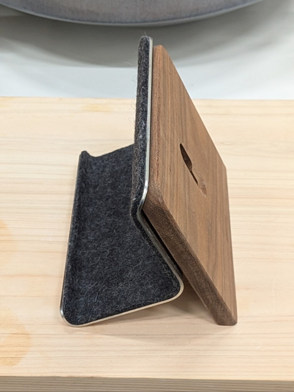 Grovemade Wood and Felt Tablet Stand - Walnut excellent Condition